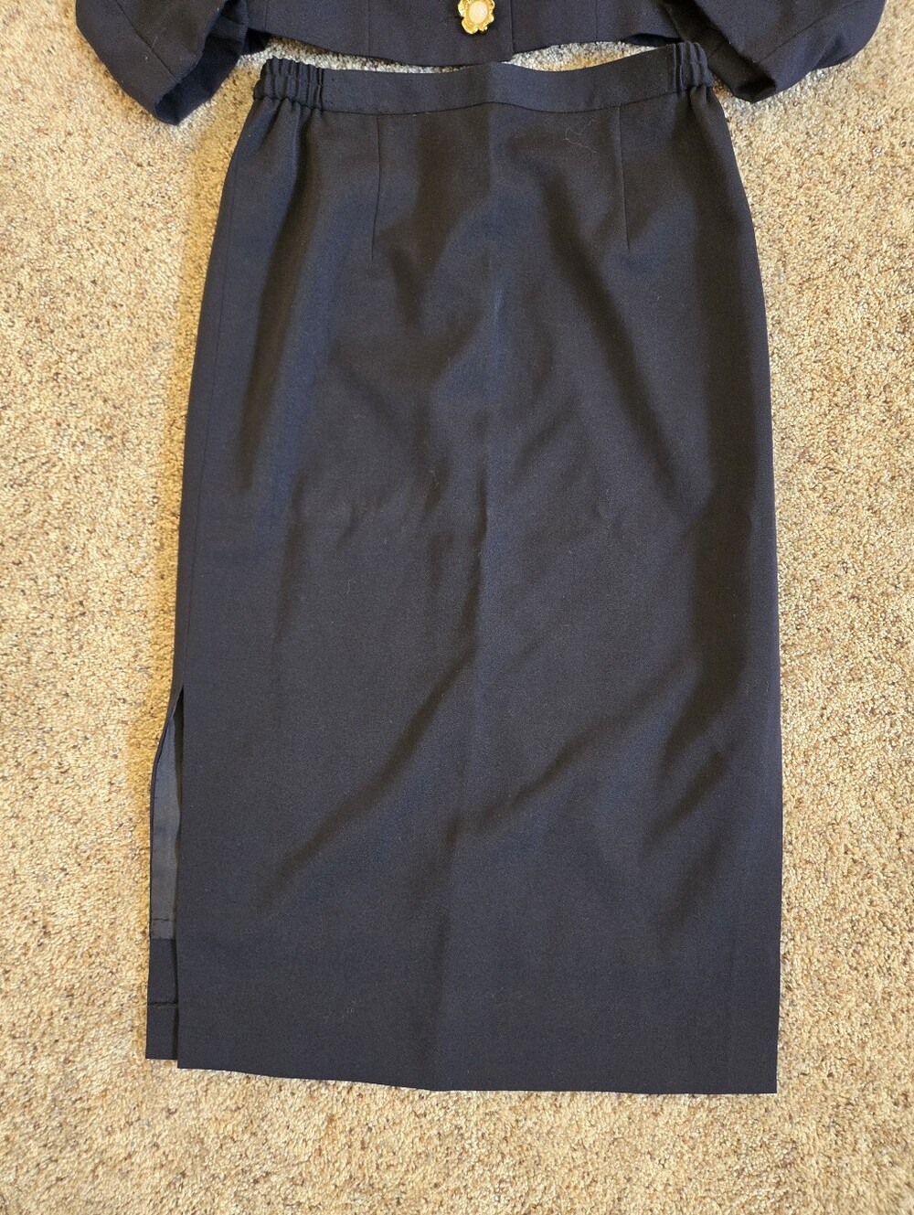 Vintage Amoretti 2 Piece Navy Skirt Suit Set Gold Floral Buttons Women's Size 4 - Picture 2 of 11
